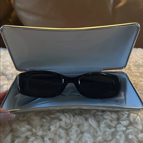 Gentle Monster Sunglasses Lix 01 (Unisex, Men’s or Women’s glasses) - Picture 5 of 13